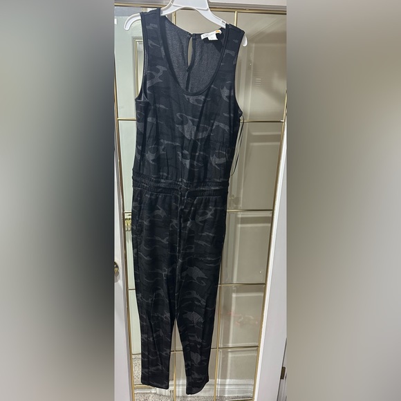 C and C California camo full length jumpsuit - Picture 4 of 6